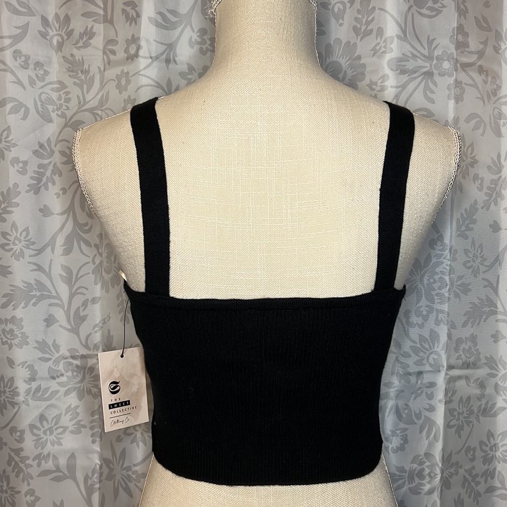 Cropped Tank Top - Picture 2 of 4